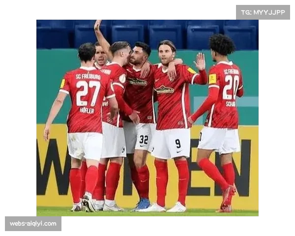 场边观察，法兰克福球迷高歌助威，球队下半场防守强度显著提升